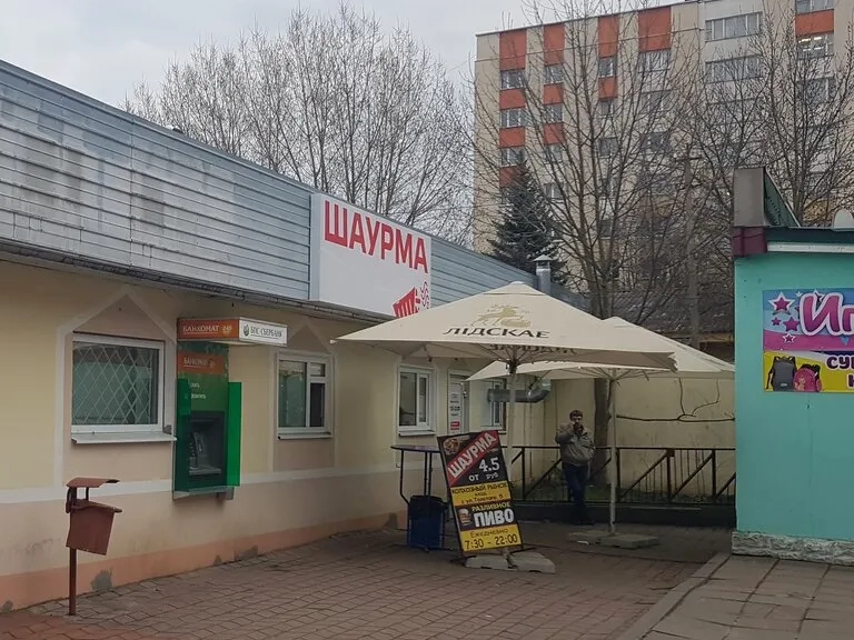 Вход в шаурму — ул. Богдана Хмельницкого, 3К